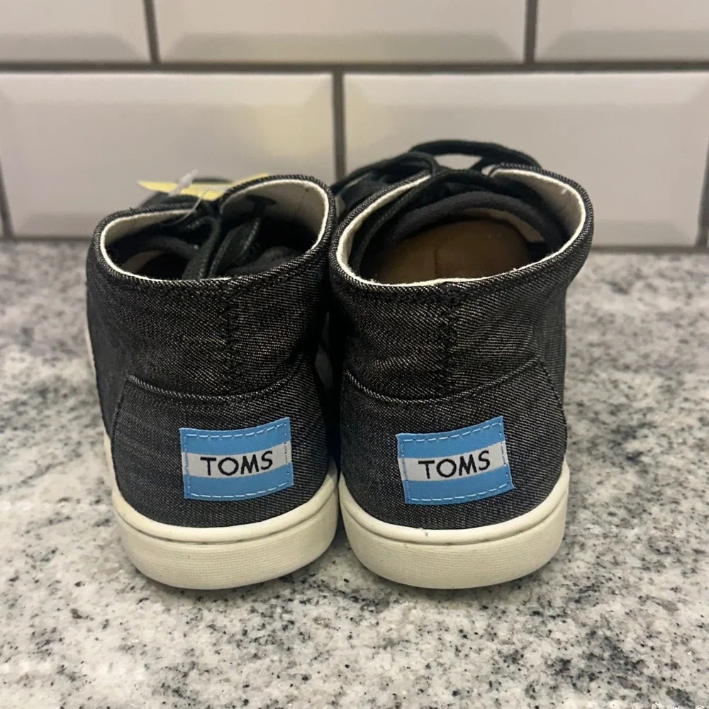 TOMS Kids Youth‎ Size 2 Paseo Mid Sneaker Black Chambray Lace Up Casual Skater